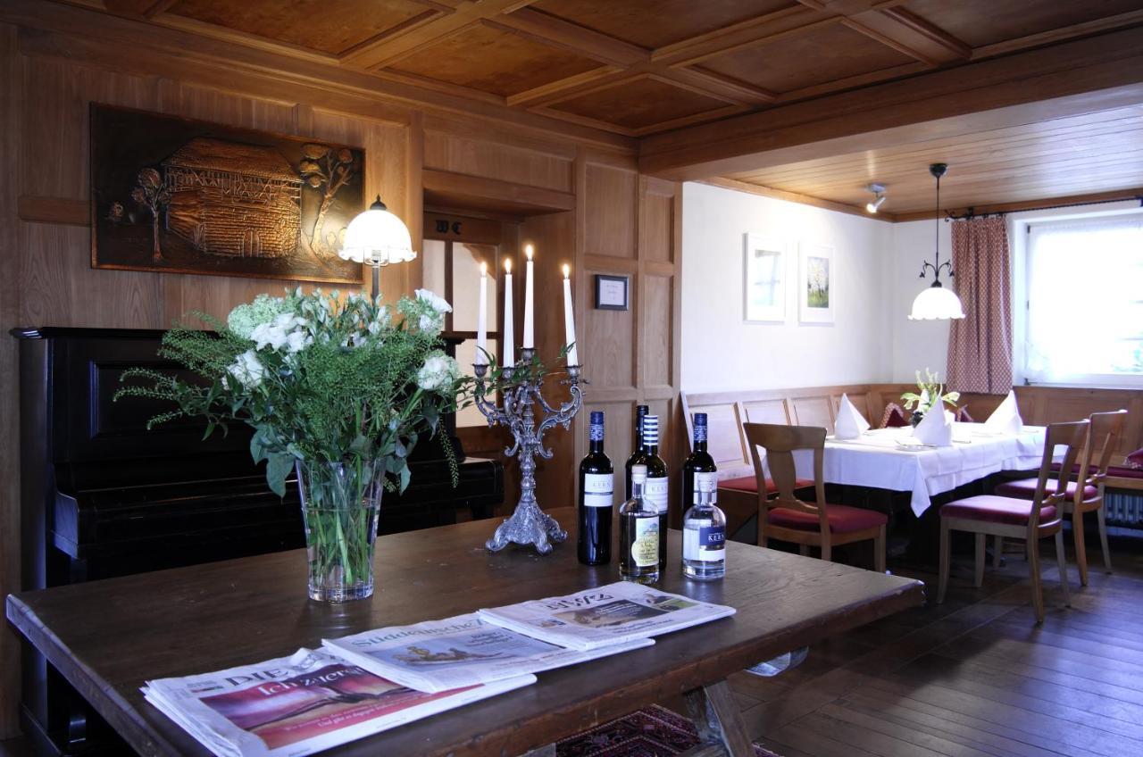 Gasthof Waescherschloss Wäschenbeuren Esterno foto