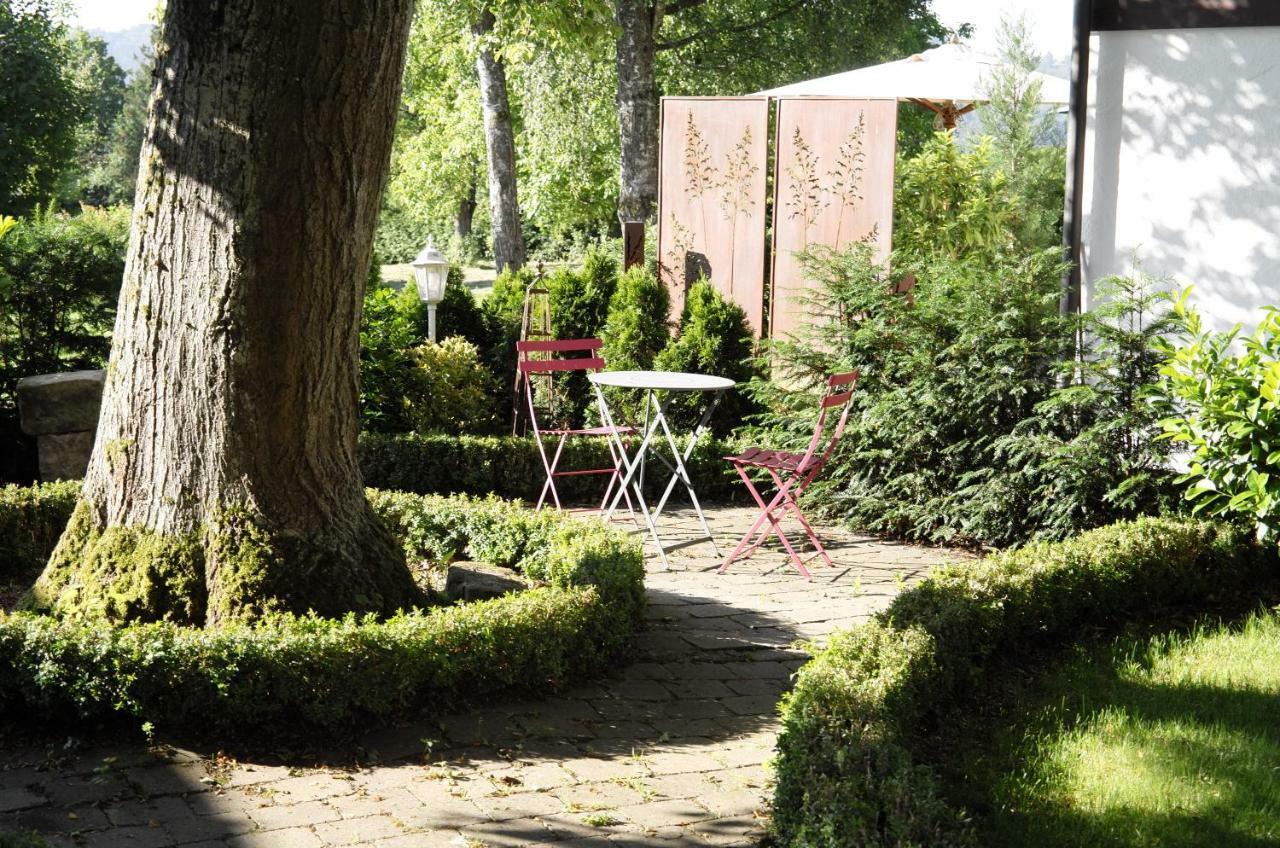 Gasthof Waescherschloss Wäschenbeuren Esterno foto